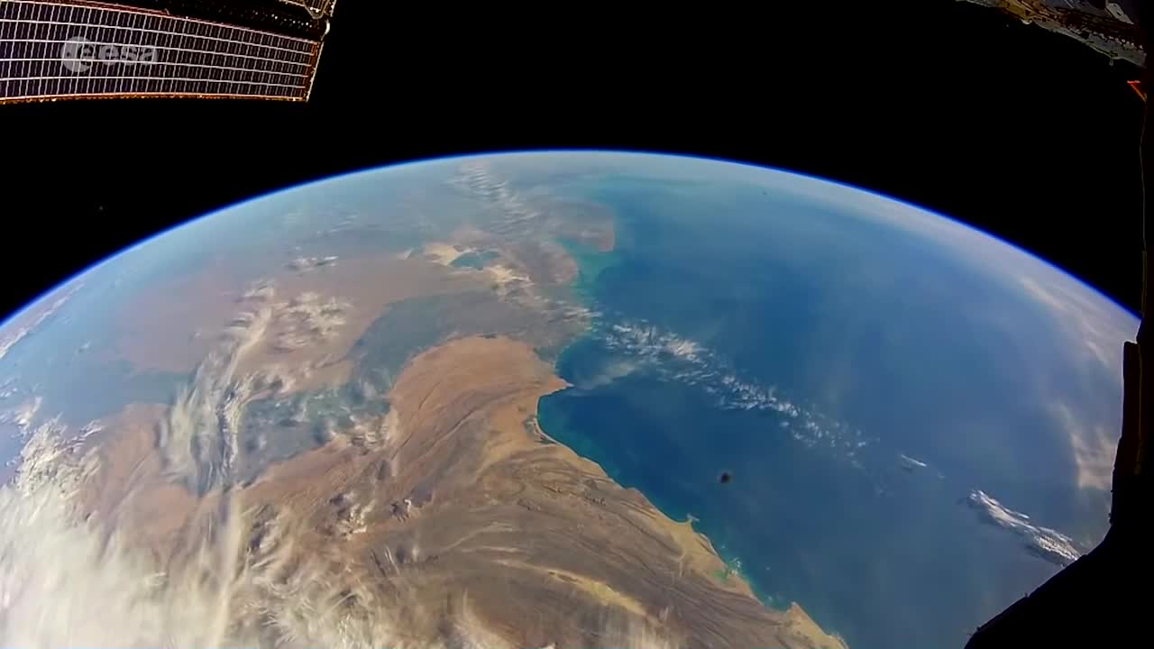 Astronauta muestra lo que es orbitar alrededor de la Tierra en tiempo real a borde de la EEI