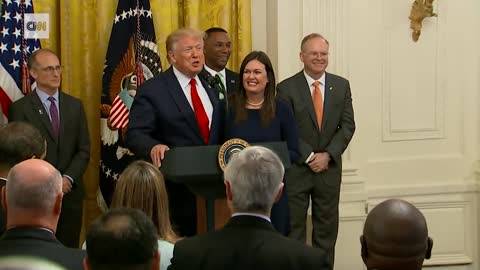 President Trump says thank you and goodbye to Sarah Sanders