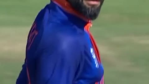 ViratKohli Bolwing t20 World Cup