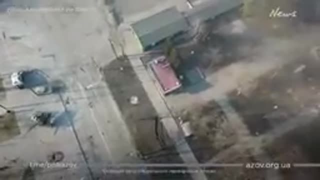 Drone footage captures strikes on Russian tank in Mariupol,Ukraine