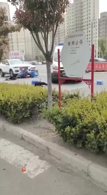 تمثيلية رعب كورونا وسقوط الناس في شوارع الصين لم تتم على ما يرام