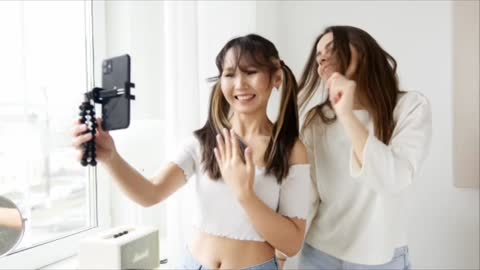 Cute girl react and dance English song