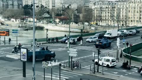 French Capital Mobilizes Armored Vehicles & Police en Masse to Face Freedom Convoy