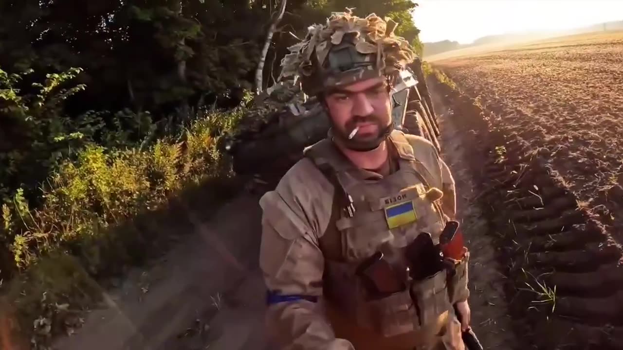 Ukrainians Discuss What to Do with Mortally Wounded Russian Soldier