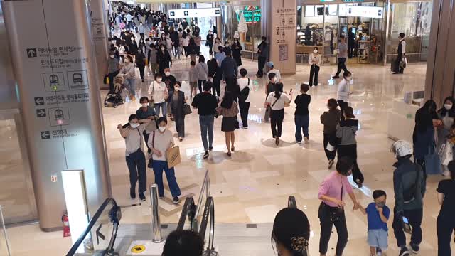 Many people