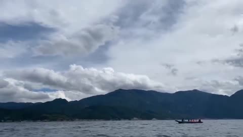 Shuttle between the two mountains by boat