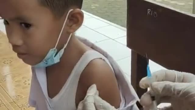 Indonesian elementary school children cannot be penetrated by a syringe