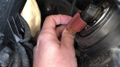 Replace a 2018 Toyota Rav4 Headlight Bulb for Beginners