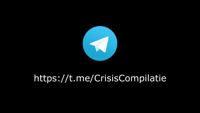 Crisis Compilatie: 3. Zingend de afgrond in