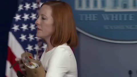 Jen psaki Runs Away Without Her mask