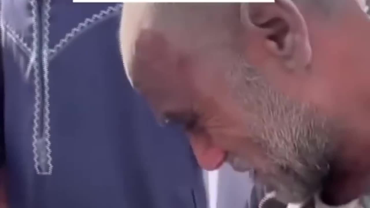 Palestinian boy cries for parents after