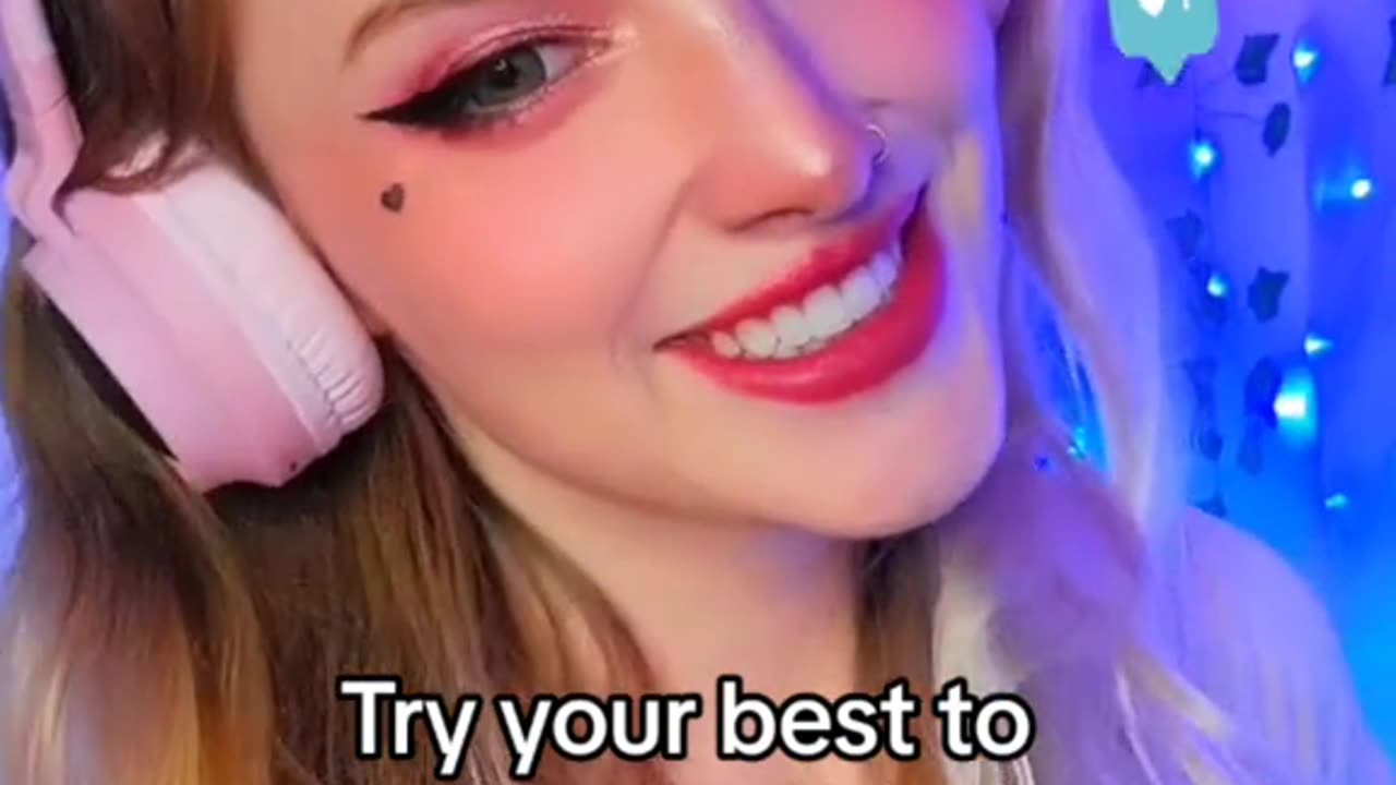 Gamer girl HOT video