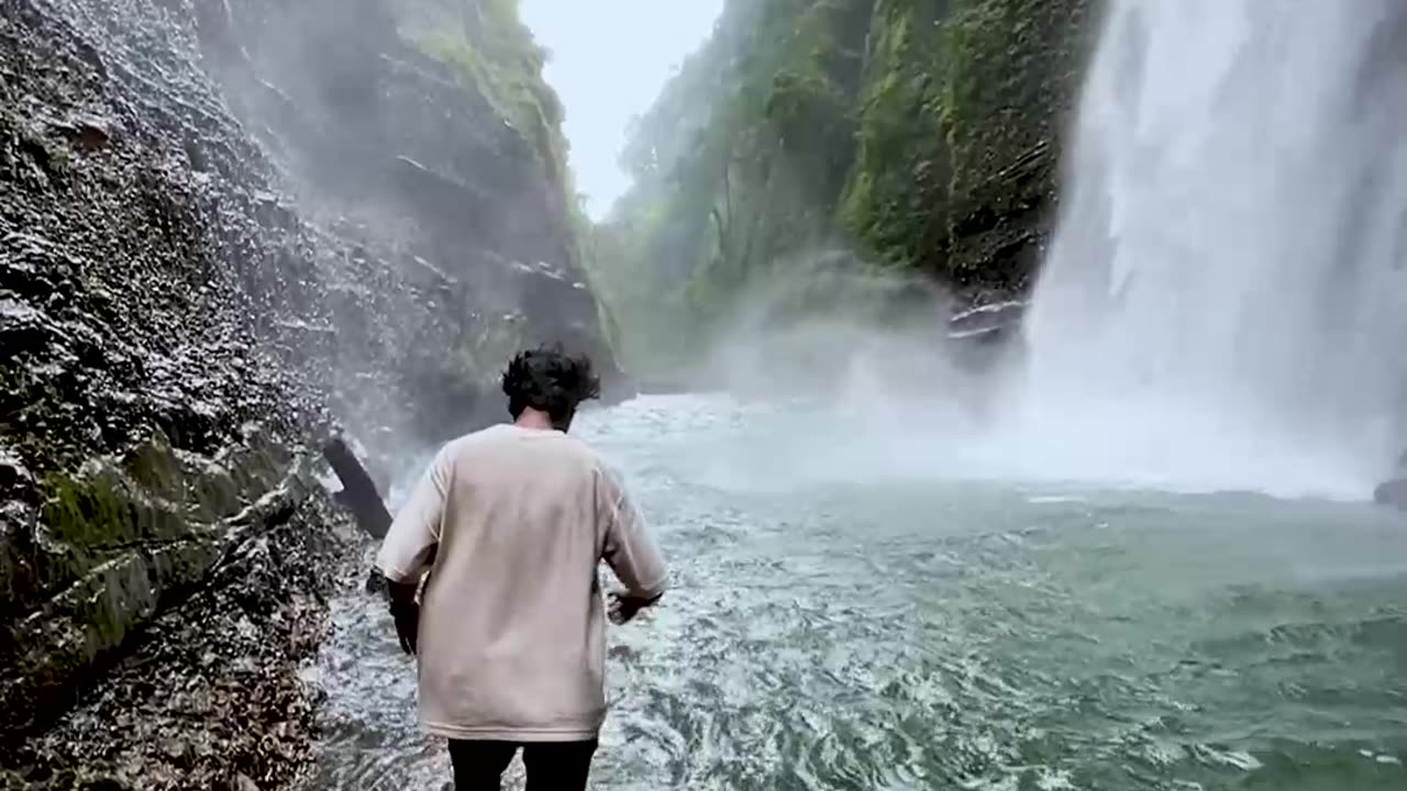 MEGHALAYA Nho Kawang Waterfall