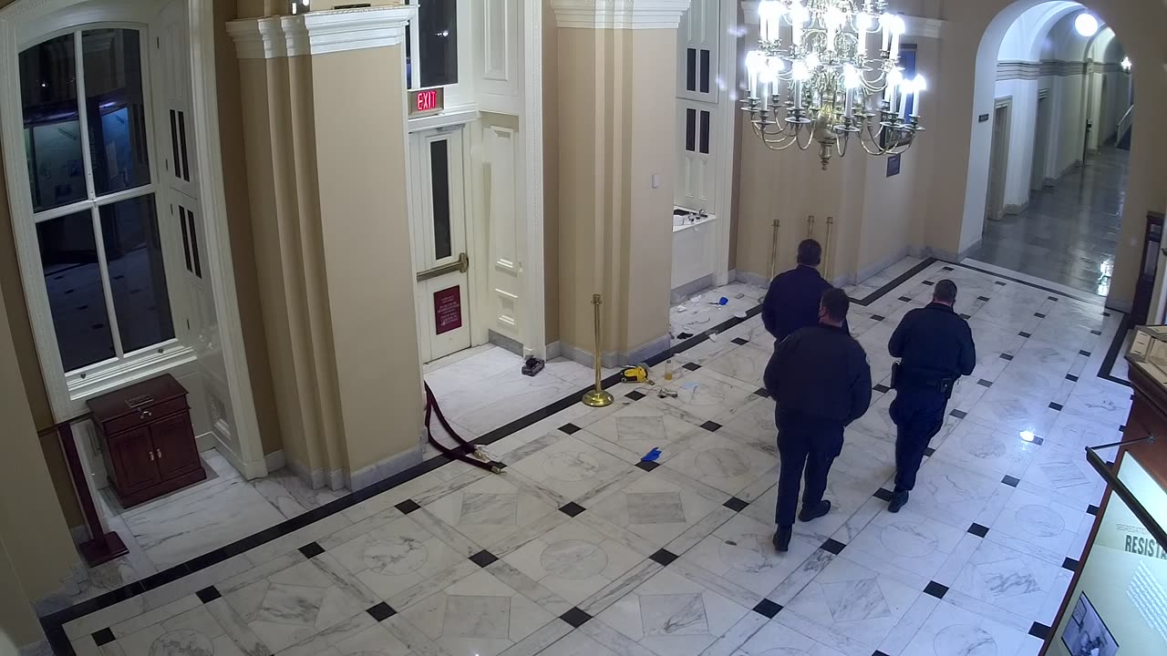 0153USCH01HouseWingDoor_2021-01-06_23h34min50s707ms.mp4