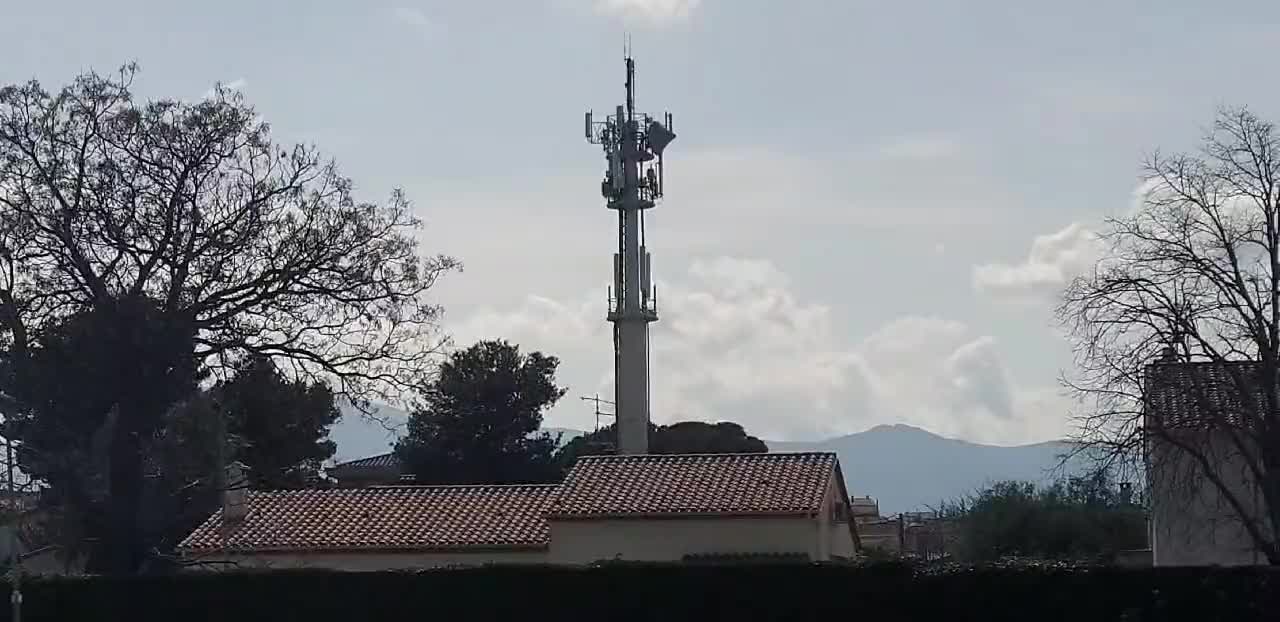 5G tower next to a school and to residential areas