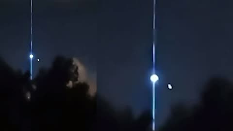 BREAKING NEWS! THESE UFOs ARE GETTING MASSIVE! MILE WIDE UFO!