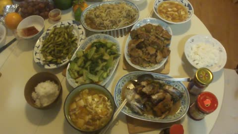 Luodong And Wife Have Lunch At Home