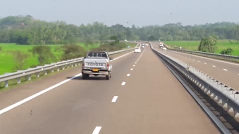Southern Expressway in Sri Lanka