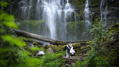 Elopement at Proxy Falls