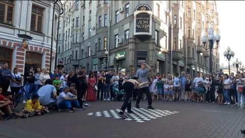 The wonderful street performances, the street dancers. Part 5