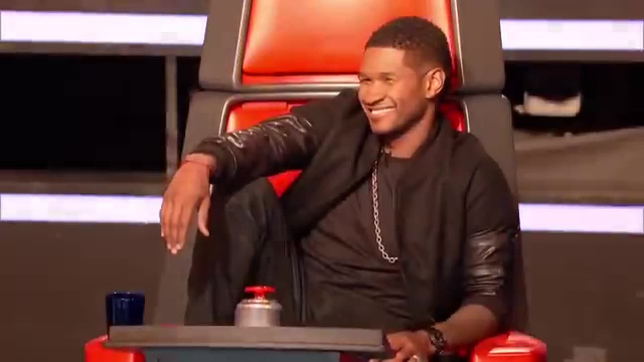 La_cara_de_Shakira_al_escuchar_su_canción__Loca__The_Voice_Highlight(360p)