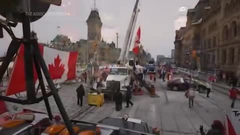 Canada truck protesters call to defy order