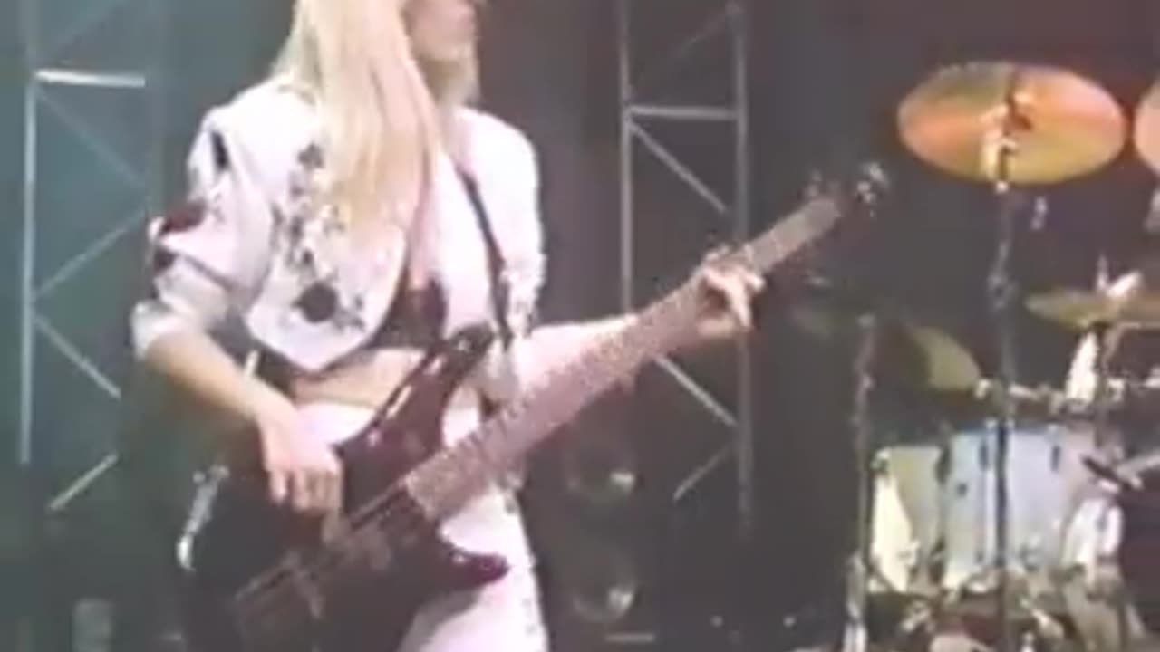 Vixen - I Want You To Rock Me