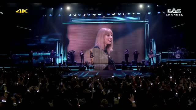 Taylor Swift - Super Saturday Night