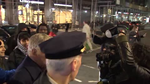 Hollywood actor Alec Baldwin refuses to condemn Israel