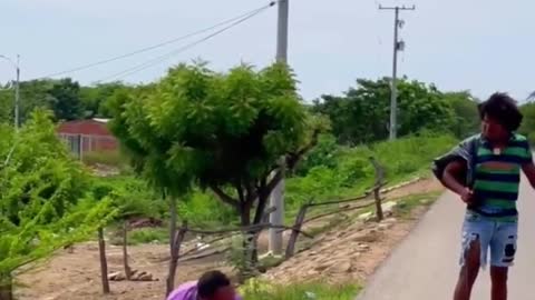Cuidado com o Caminhão!!!!! 🤣😂🤣😂🤣😂🤣😂