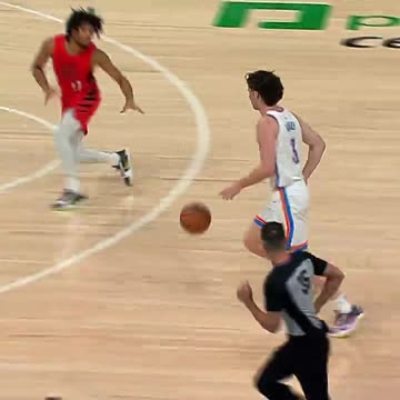 NBA - Chet throws down the lob from Giddey to give him his 12th assist of the night!