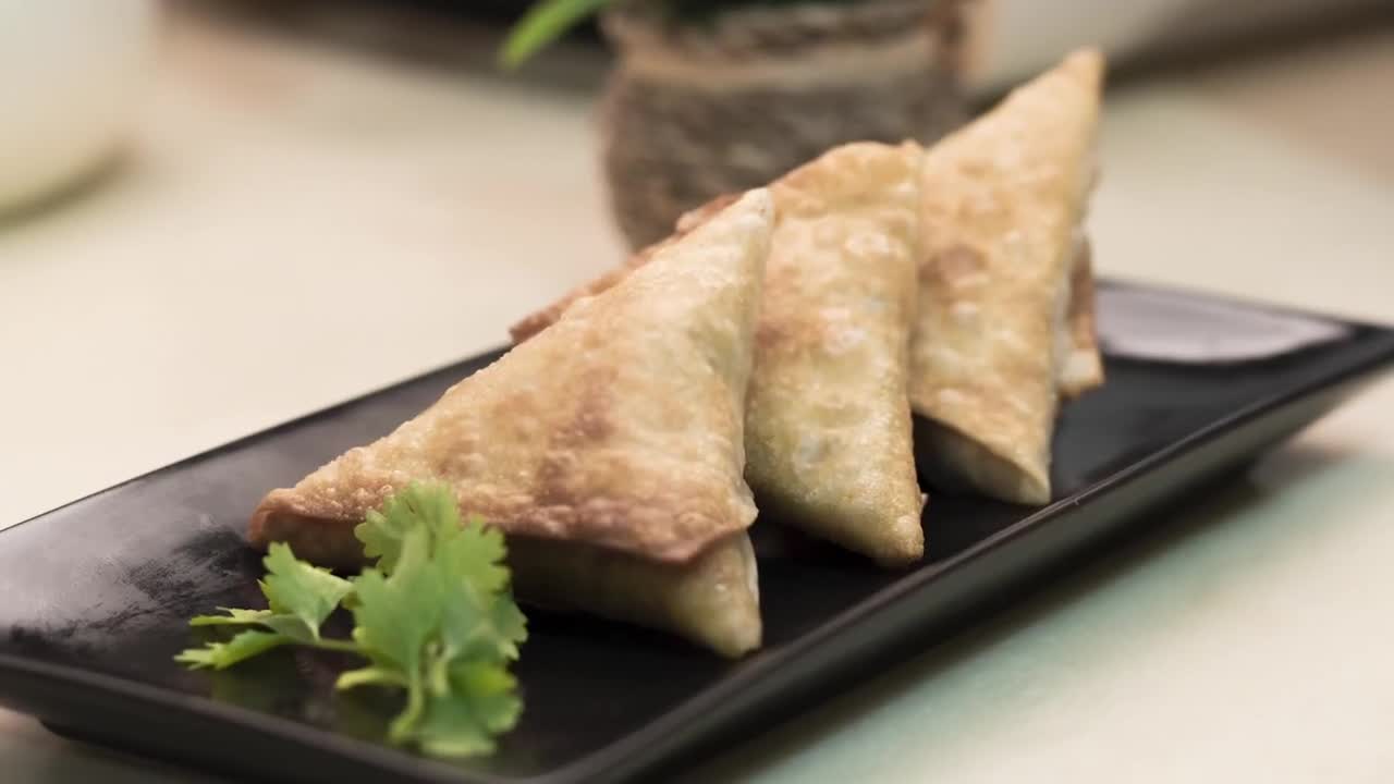 How to make delicious Chicken & Cheese SAMOSA : )