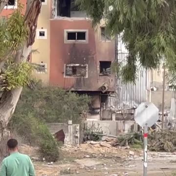 ISRAELI SNIPERS SHOOTING GAZAN`S TRYING TO GO NORTH