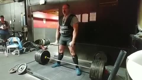 690 lb deadlift