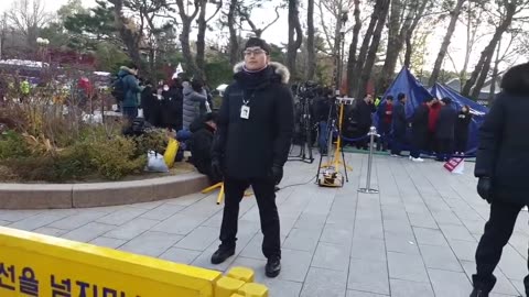 20191129_V3_S01(qi3FekgPQok)청와대앞 한여인의 통곡하는 기도