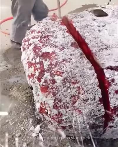 Breaking a red glass slag rock 🔨