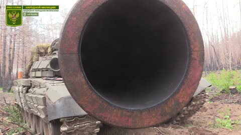 Ukraine War - LPR tankers on the outskirts of Severodonetsk