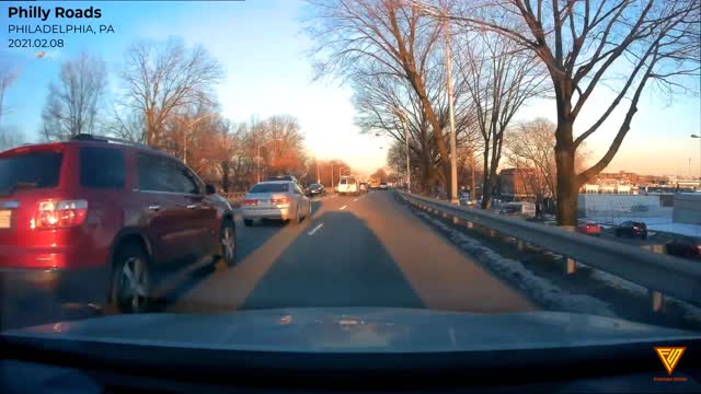 Close Call, Aggressive Driving, Roosevelt Boulevard 2021.02.08 — PHILADELPHIA, PA 2021.02.08