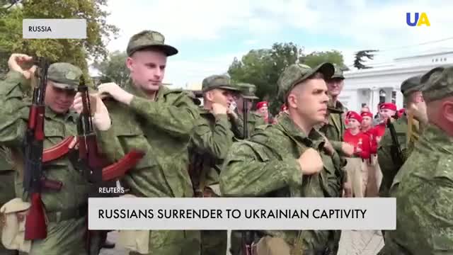 Russian soldiers are surrendering en masse in Ukraine