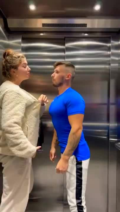 Hilariously Bodybuilder Subway Prank Video Funny Reaction Tiktok Meme Russia