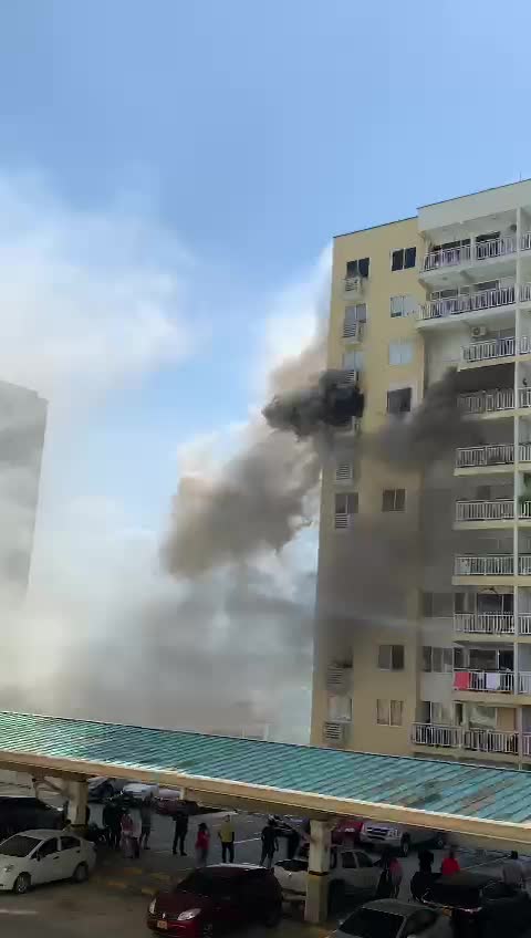 Video: reportan incendio en Plazuela Mayor