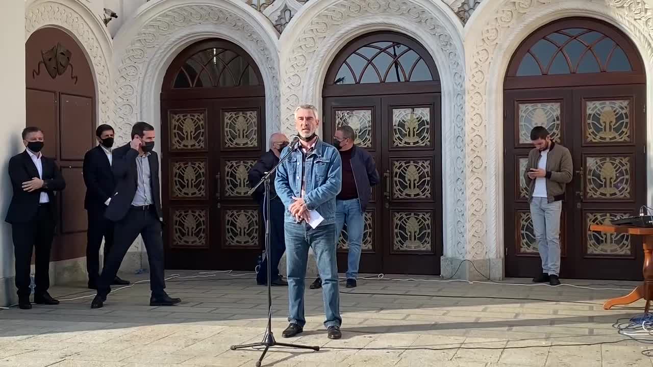 Ахра Бжания зачитал резолюцию.