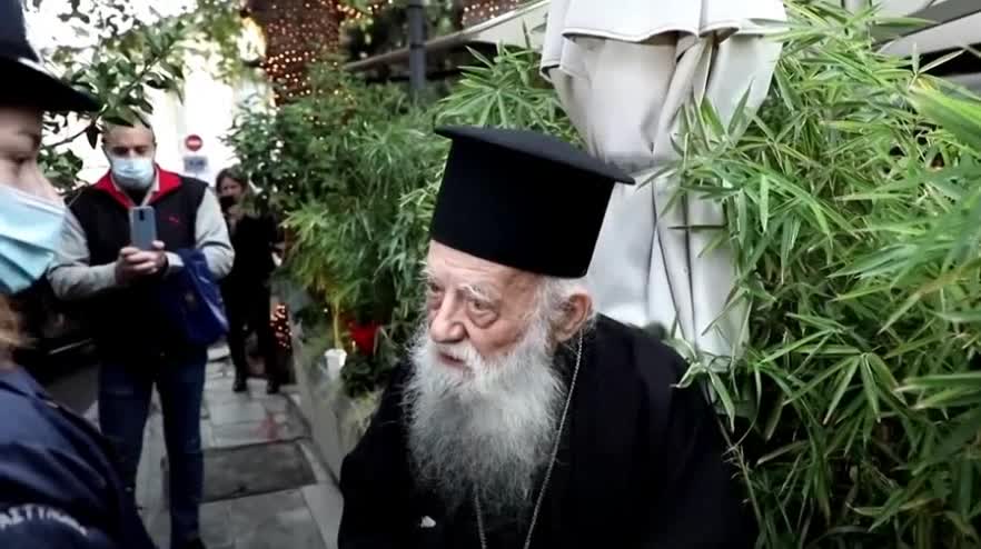 Greek Orthodox priest shouted "Pope, you are a heretic" to Francis