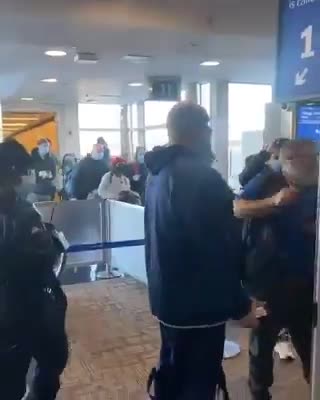 Airline Kicks Passengers Off for Singing National Anthem