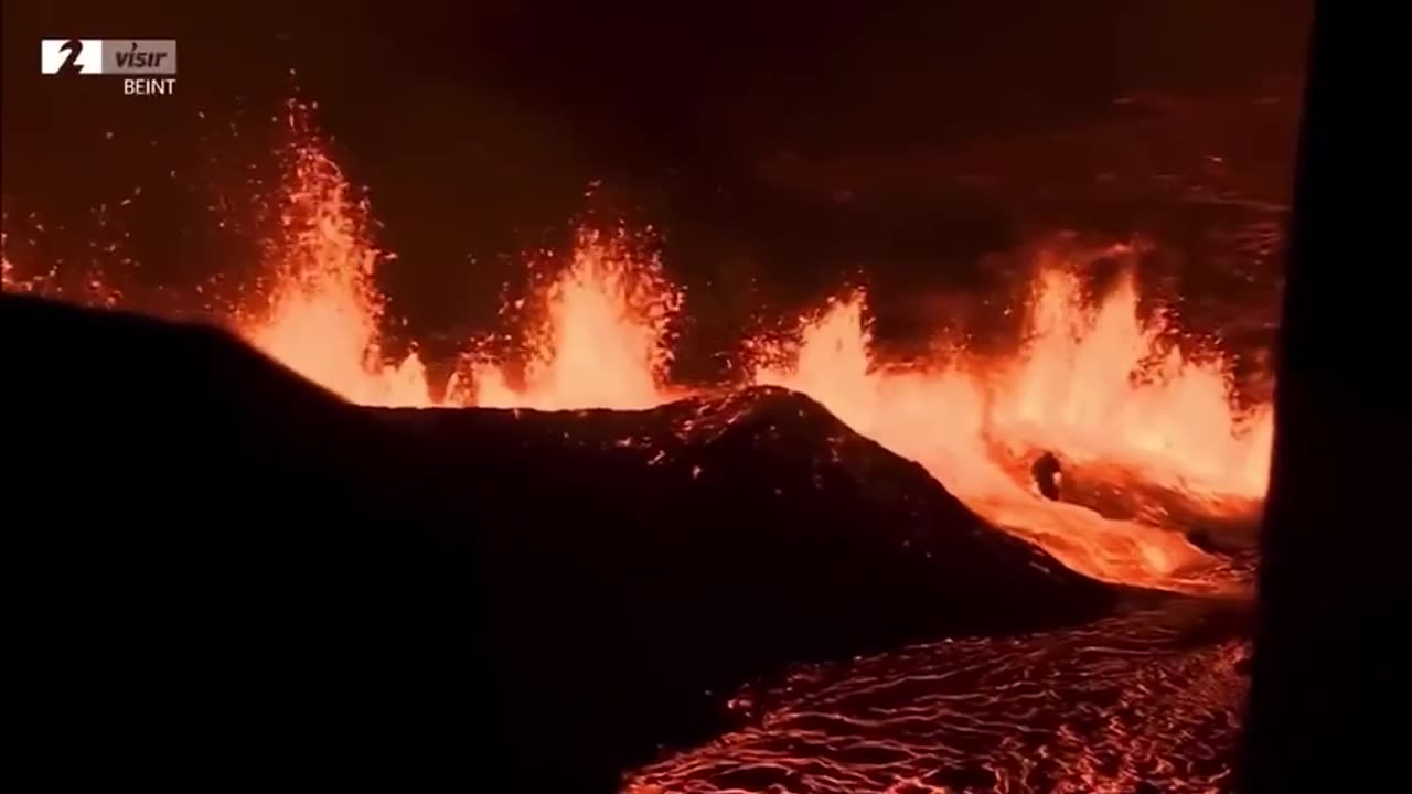 Volcano erupts in Iceland