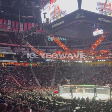 Canadians fans tell Trudeau what they think of him.👍🇨🇦