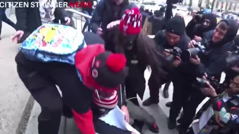 Kenosha, WI: Protester assaults journalist Nov 17, 2021