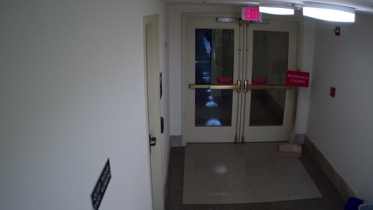 3255LHOBBASWDoorEExitnearB234_2021-01-06_07h11min03s387ms.mp4