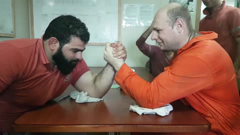 Fighting: Ukrainian sailor against Iranian Hulk