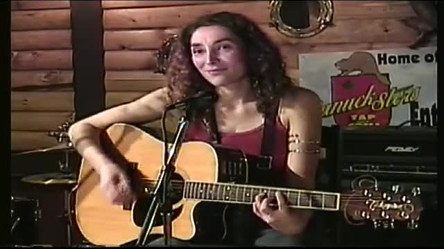 THE SINGING WAITRESS